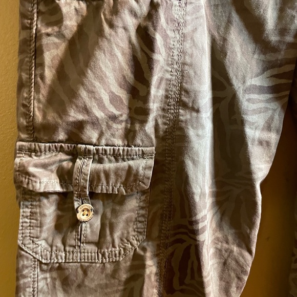 Express Capri’s - 4 - Picture 3 of 9